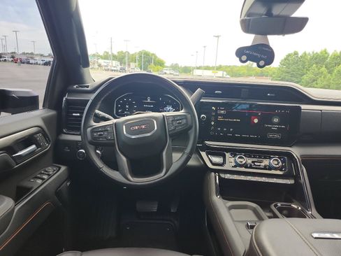 Certified 2025 GMC Sierra 2500 AT4 w/ AT4 Premium Plus Package AWD/4WD image 18