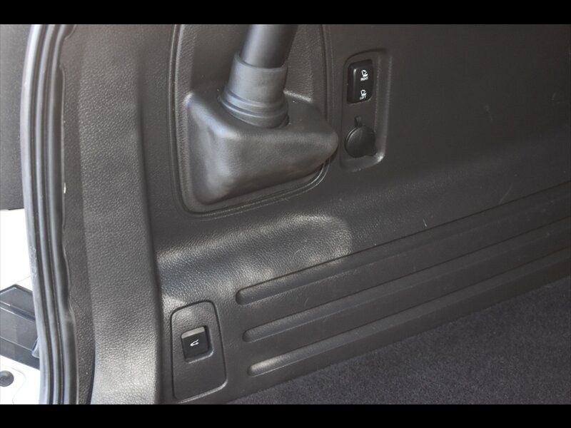 Used 2013 Lincoln MKX AWD image 24