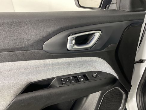 Used 2023 Jeep Compass Latitude AWD/4WD image 15