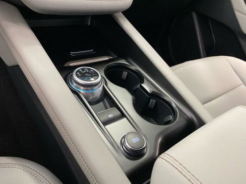 New 2025 Ford Explorer Active w/ Active Comfort Package image 24