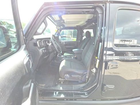 Used 2023 Jeep Gladiator Sport AWD/4WD image 13