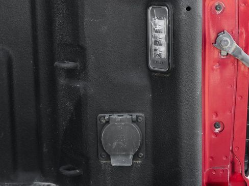 Used 2020 GMC Sierra 1500 AT4 w/ AT4 Premium Package image 10