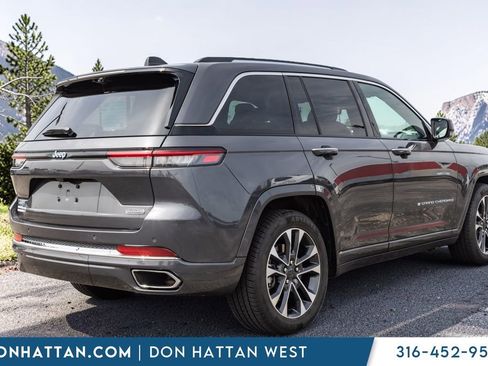 Used 2023 Jeep Grand Cherokee Overland w/ Luxury Tech Group IV AWD/4WD image 23