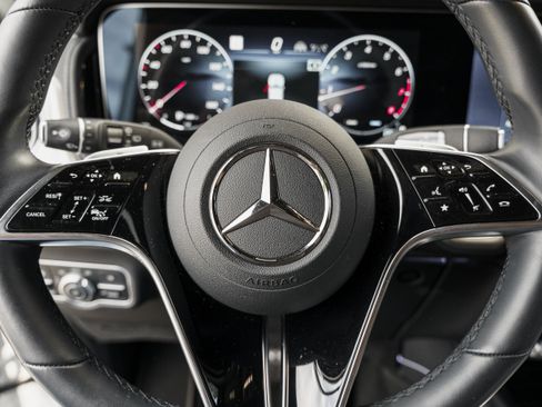 Used 2025 Mercedes-Benz G 550 image 16
