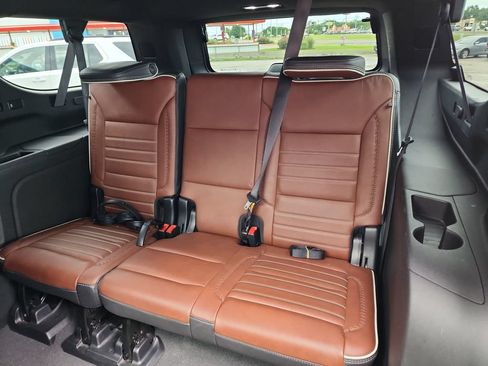Used 2023 GMC Yukon XL Denali Ultimate AWD/4WD image 42