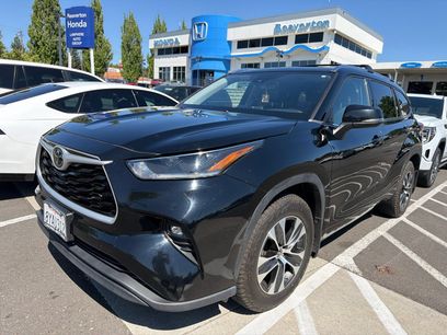 Used 2021 Toyota Highlander XLE