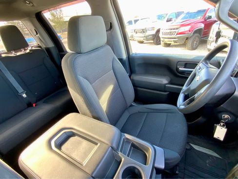 Used 2020 Chevrolet Silverado 2500 Custom w/ Custom Value Package image 28