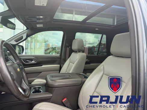 Used 2021 Chevrolet Tahoe LT w/ LT Signature Package RWD image 9