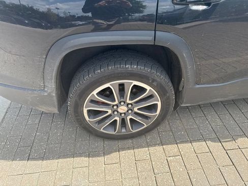 Used 2019 GMC Acadia SLT AWD/4WD image 11