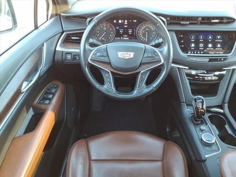 Used 2021 Cadillac XT5 Premium Luxury image 17