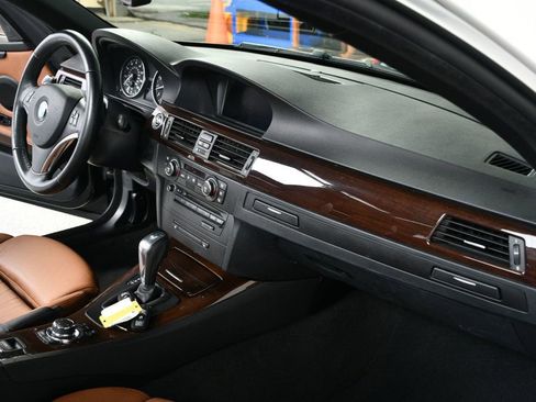 Used 2009 BMW 335i Convertible RWD image 33