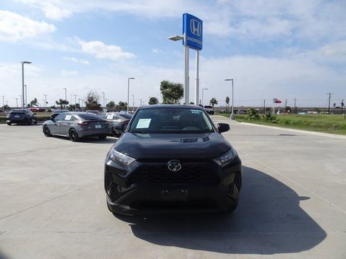 Used 2022 Toyota RAV4 LE image 2