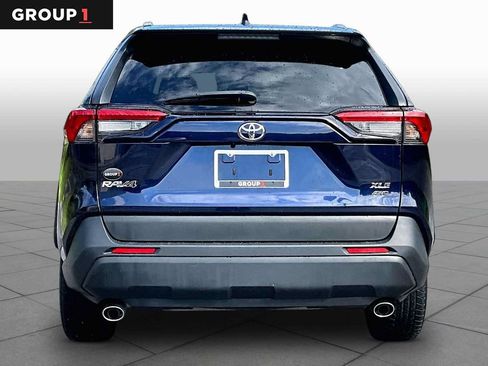 Certified 2022 Toyota RAV4 XLE AWD/4WD image 5