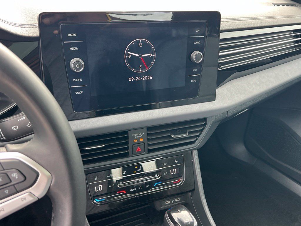 Used 2025 Volkswagen Jetta SE FWD image 19