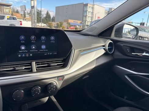 Certified 2025 Chevrolet Trax LS image 22