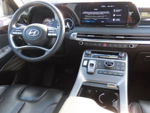 Used 2023 Hyundai Palisade Calligraphy image 16