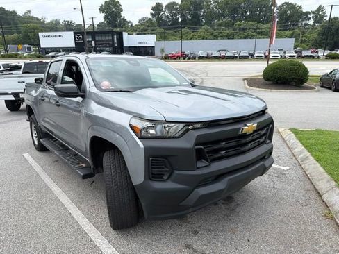 Used 2025 Chevrolet Colorado W/T RWD image 6