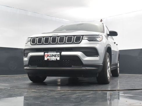 New 2025 Jeep Compass Sport w/ Mopar Graphics Package image 45