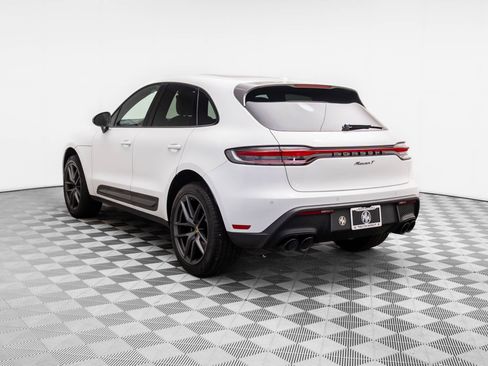 Certified 2023 Porsche Macan Turbo image 3