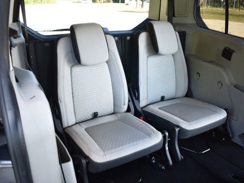 Used 2019 Ford Transit Connect XLT image 11