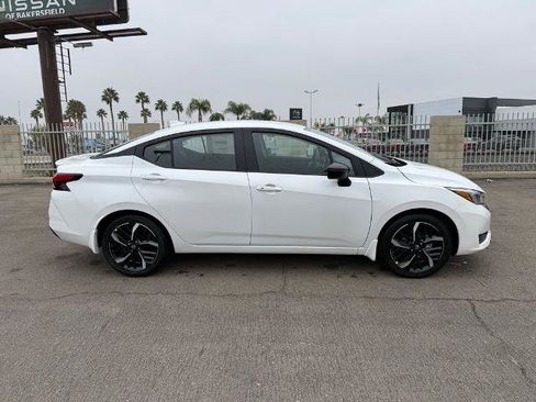 New 2025 Nissan Versa SR w/ Trunk Package image 7