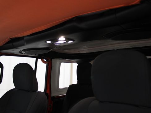 Used 2019 Jeep Wrangler Unlimited Sport S AWD/4WD image 24
