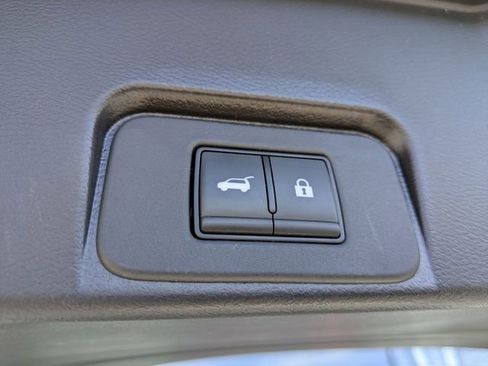 Used 2024 Nissan Rogue SV image 27