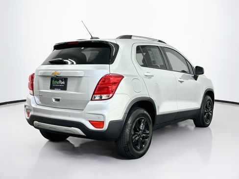 Used 2022 Chevrolet Trax LT w/ Driver Confidence Package AWD/4WD image 9