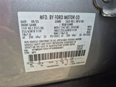 Used 2023 Ford Explorer XLT w/ Equipment Group 202A image 5
