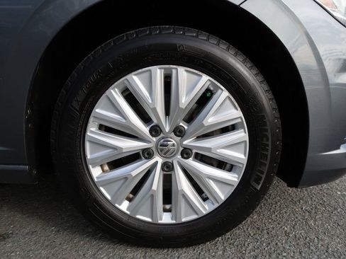 Used 2019 Volkswagen Jetta S image 40