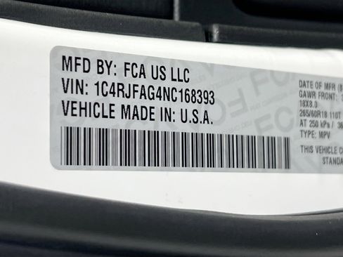 Used 2022 Jeep Grand Cherokee Laredo X AWD/4WD image 31