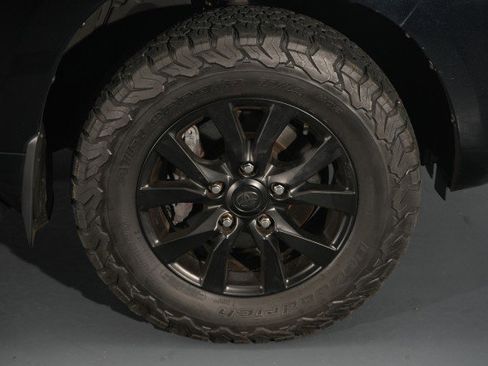 Used 2016 Toyota Land Cruiser AWD/4WD image 63
