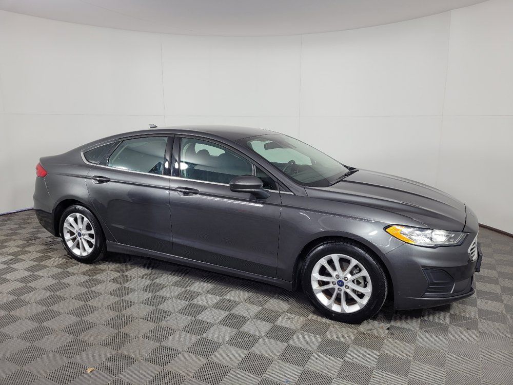 Used 2020 Ford Fusion SE FWD image 11