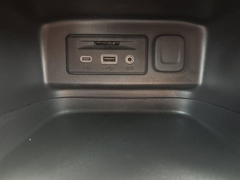 Used 2023 Chevrolet Equinox RS w/ RS Leather Package image 32