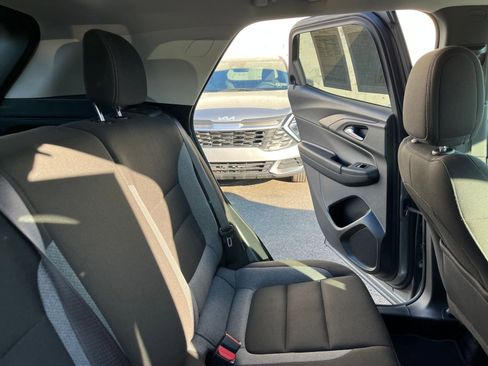 Used 2025 Chevrolet TrailBlazer LT w/ Driver Confidence Package image 36