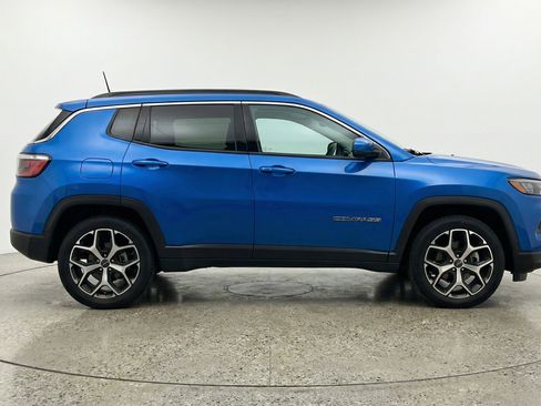 Used 2025 Jeep Compass Limited image 11