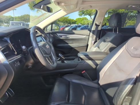 Used 2017 Cadillac XT5 Luxury w/ LPO, Wheel Lock Package FWD image 16
