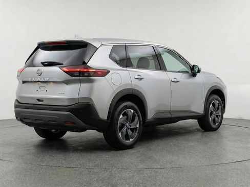 Used 2025 Nissan Rogue SV AWD/4WD image 9