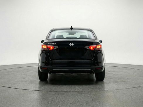 Used 2025 Nissan Versa SV image 7