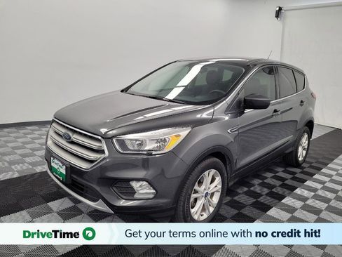 Used 2019 Ford Escape SE FWD image 1