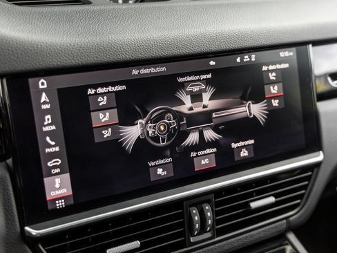 Certified 2021 Porsche Cayenne AWD/4WD image 32