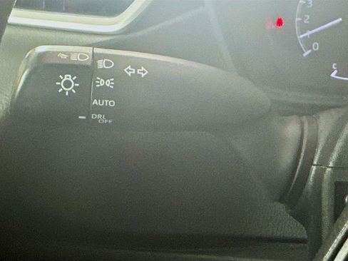Used 2020 Toyota Corolla LE FWD image 12