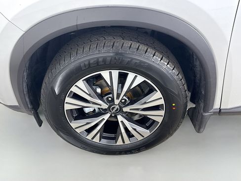 Used 2023 Nissan Rogue SV image 38