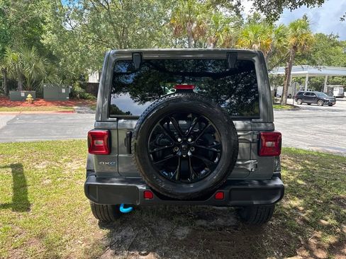 Used 2023 Jeep Wrangler Unlimited Sahara w/ Cold Weather Group AWD/4WD image 6