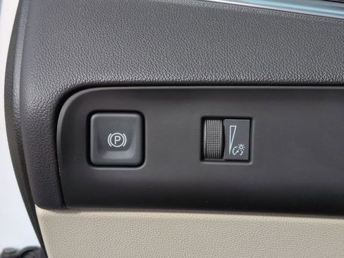 Used 2022 Buick Enclave Essence w/ Sound and Sites Package image 16