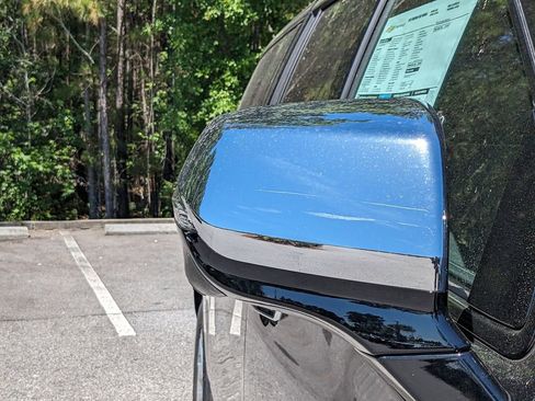 New 2025 Chevrolet Suburban Premier image 11