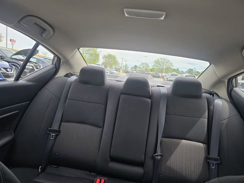 Used 2024 Nissan Altima 2.5 SV FWD image 18