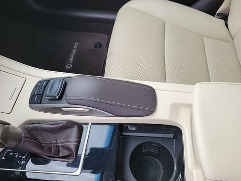 Used 2017 Lexus ES 350 w/ Navigation System Package FWD image 30