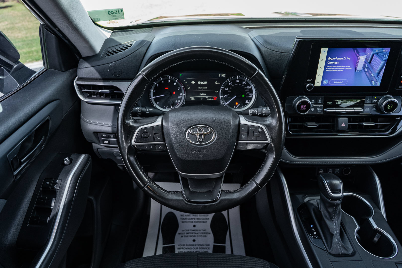Used 2024 Toyota Highlander LE FWD image 23