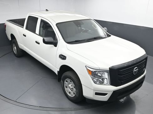 Used 2022 Nissan Titan S image 33